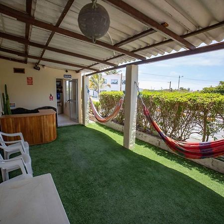 Hostal Gladismar Puerto Villamil Buitenkant foto